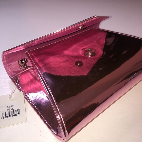 Pink clutch - Picture 2 of 3